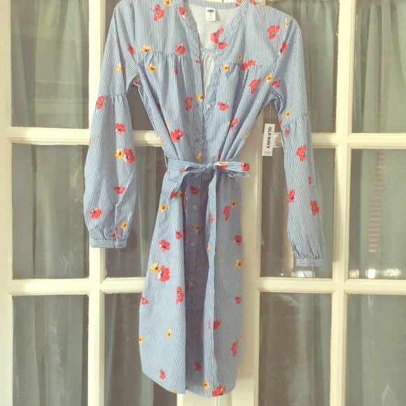 Never worn before! Cute flower print dress - Picture 1 of 4